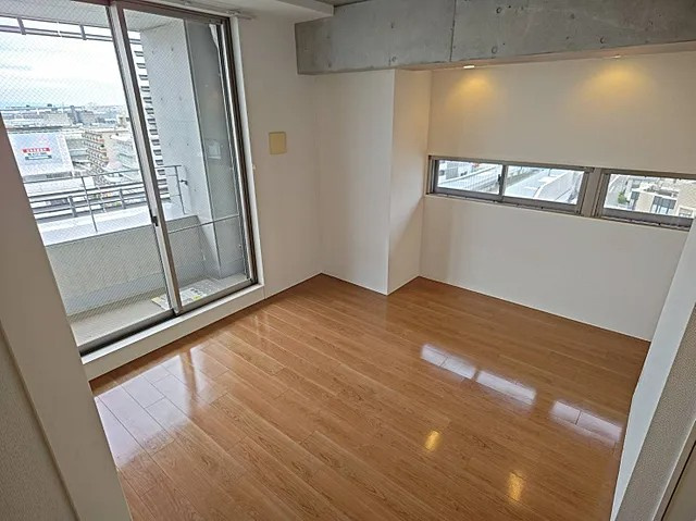 神戸市東灘区深江北町３丁目の賃貸マンションの居間・リビング