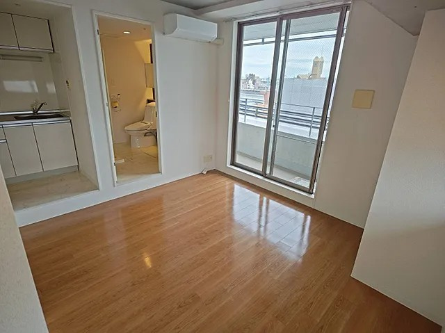 神戸市東灘区深江北町３丁目の賃貸マンションの居間・リビング