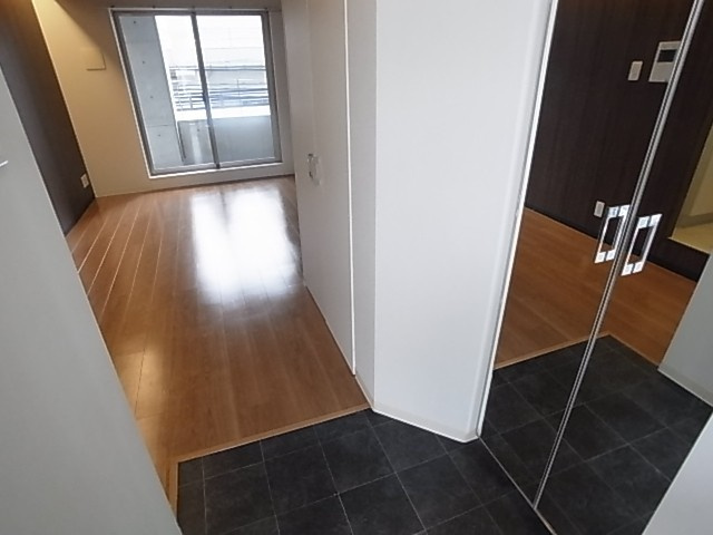 神戸市東灘区深江北町３丁目の賃貸マンションの玄関