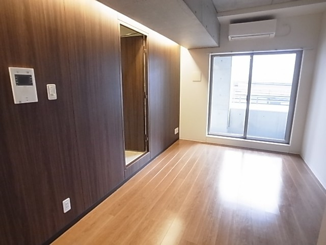神戸市東灘区深江北町３丁目の賃貸マンションの居間・リビング