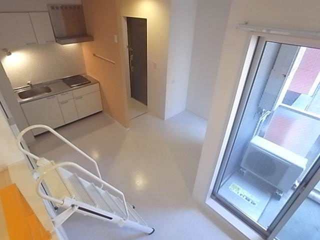 神戸市灘区岩屋中町３丁目の賃貸マンションの居間・リビング