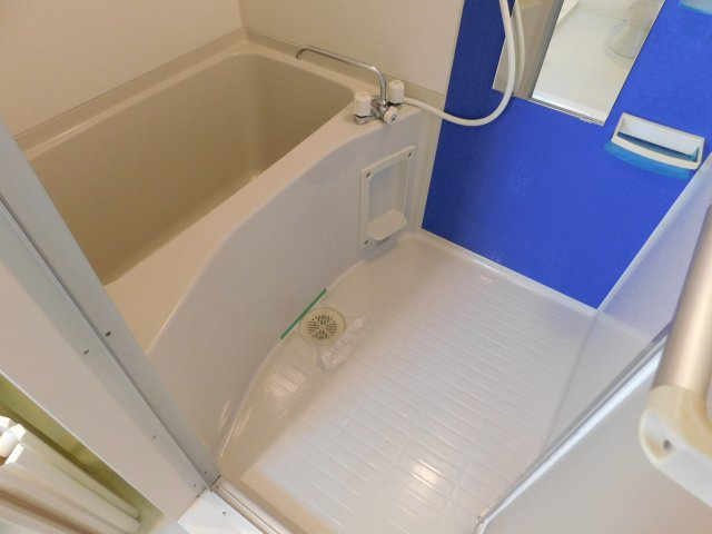 神戸市灘区岩屋中町３丁目の賃貸マンションの浴室
