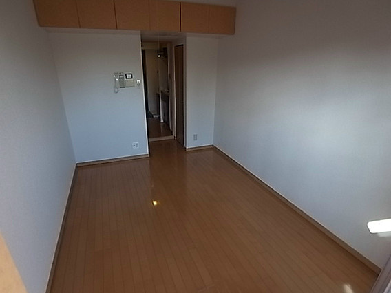 神戸市中央区加納町３丁目の賃貸マンションの居間・リビング