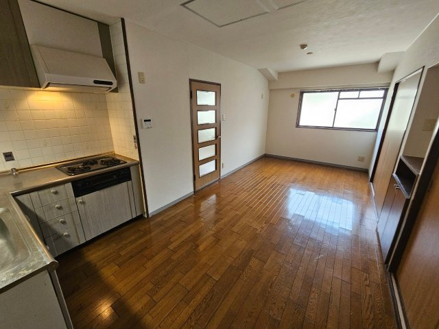 芦屋市清水町の賃貸マンションの居間・リビング