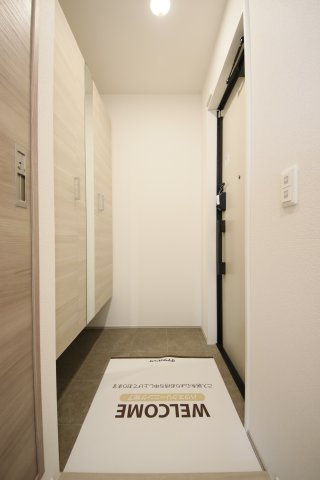 神戸市中央区籠池通３丁目の賃貸マンションの玄関