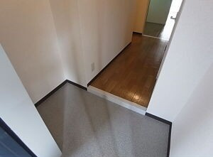 神戸市東灘区深江北町３丁目の賃貸マンションの玄関