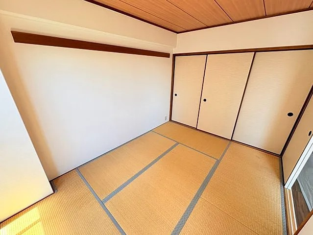 神戸市東灘区甲南町４丁目の賃貸マンションの居間・リビング