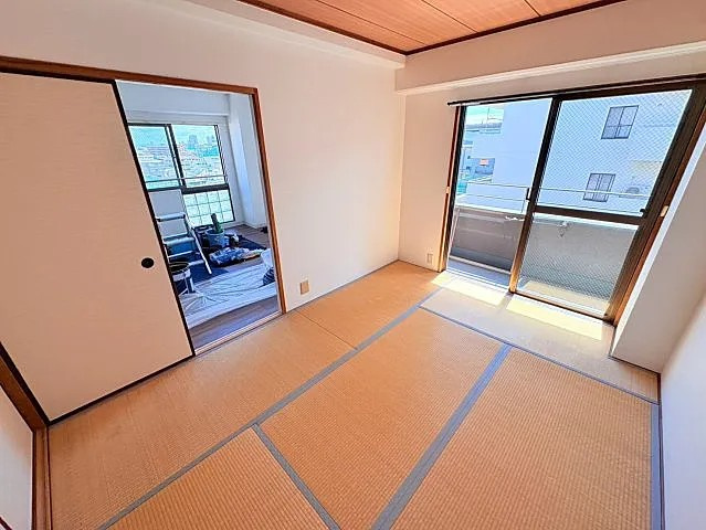 神戸市東灘区甲南町４丁目の賃貸マンションの居間・リビング