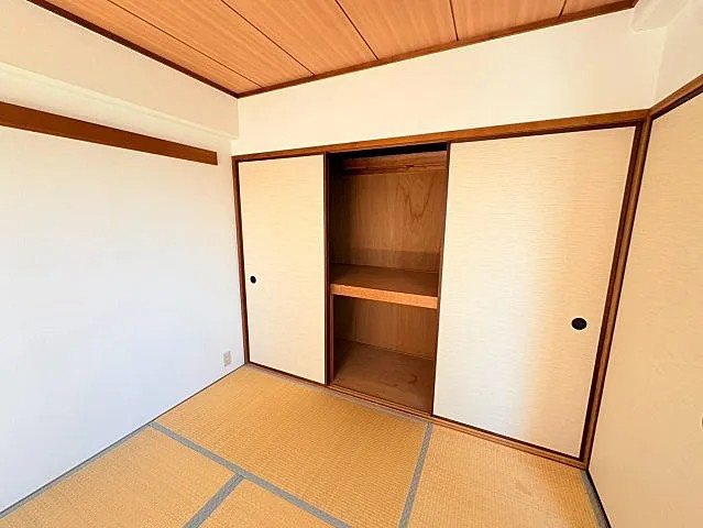 神戸市東灘区甲南町４丁目の賃貸マンションの収納