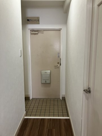神戸市東灘区甲南町４丁目の賃貸マンションの玄関