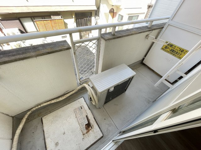 神戸市中央区八雲通４丁目の賃貸マンションのバルコニー