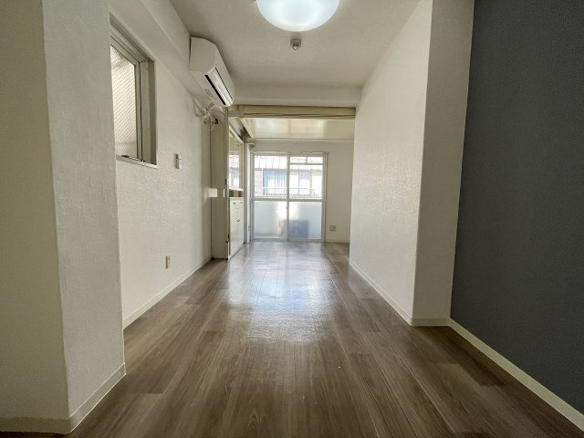 神戸市中央区八雲通４丁目の賃貸マンションの居間・リビング