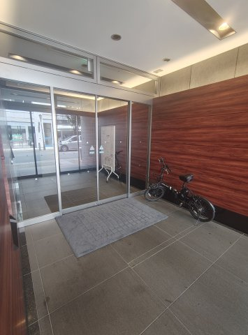 神戸市中央区下山手通３丁目の賃貸マンションのエントランス