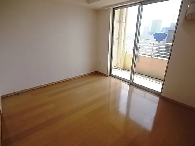 神戸市中央区下山手通３丁目の賃貸マンションの居間・リビング