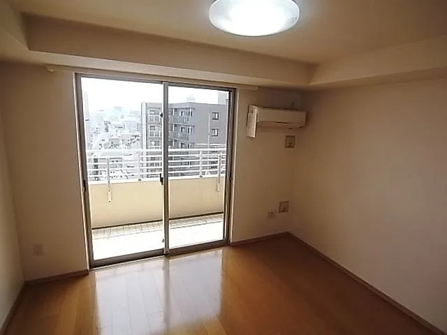 神戸市中央区下山手通３丁目の賃貸マンションの居間・リビング