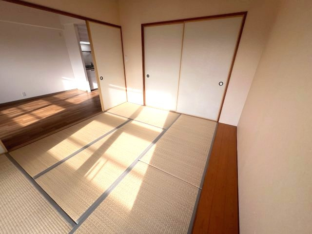 神戸市東灘区田中町２丁目の賃貸マンションの居間・リビング