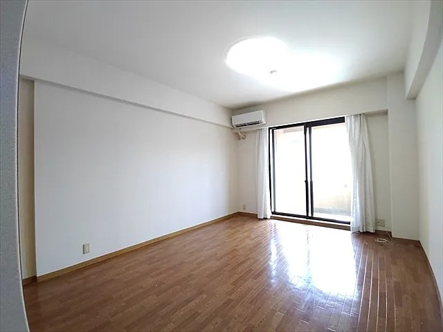 芦屋市大桝町の賃貸マンションの居間・リビング
