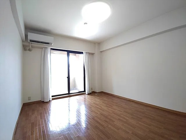 芦屋市大桝町の賃貸マンションの居間・リビング