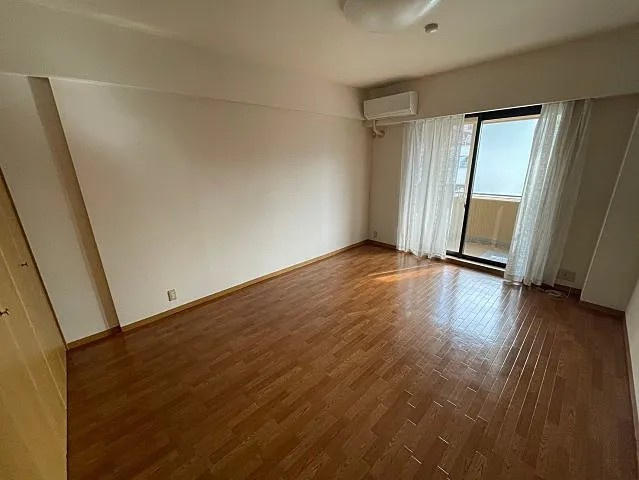 芦屋市大桝町の賃貸マンションの居間・リビング