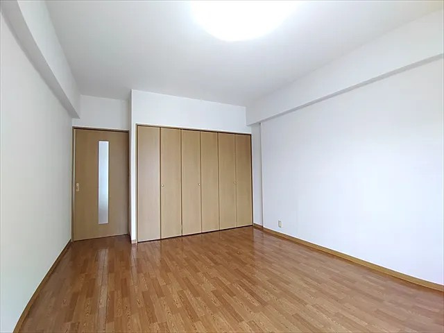 芦屋市大桝町の賃貸マンションの居間・リビング