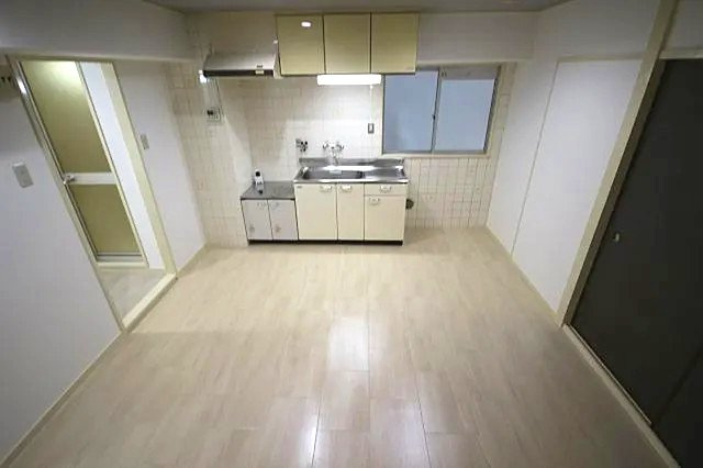 神戸市灘区原田通１丁目の賃貸マンションの居間・リビング