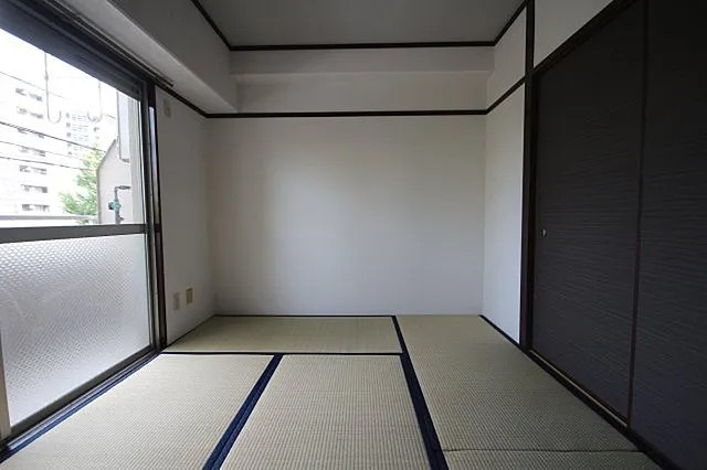 神戸市灘区原田通１丁目の賃貸マンションの居間・リビング