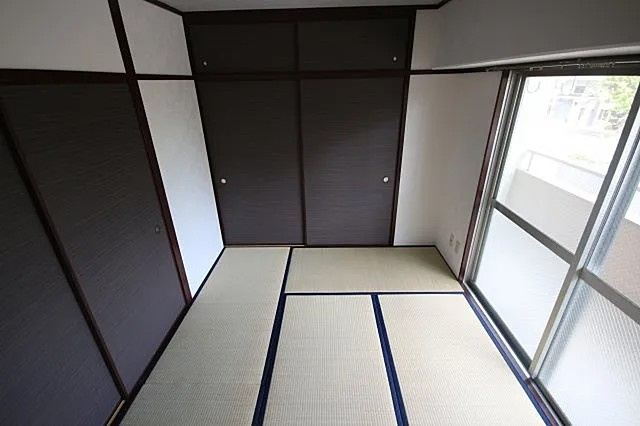 神戸市灘区原田通１丁目の賃貸マンションの居間・リビング