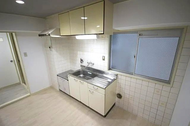 神戸市灘区原田通１丁目の賃貸マンションのキッチン