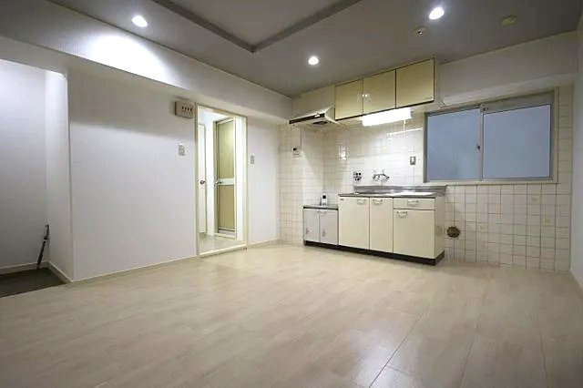 神戸市灘区原田通１丁目の賃貸マンションの居間・リビング