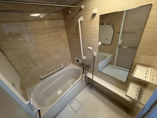 アヴァンセ岡本の浴室