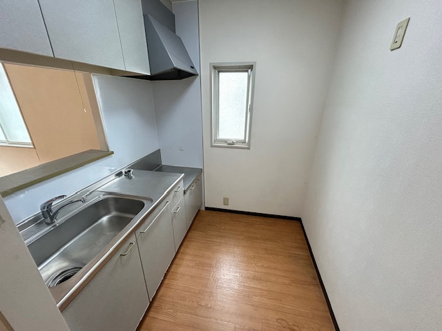 芦屋市松浜町の賃貸マンションのキッチン
