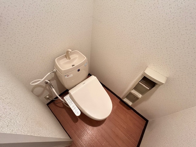 芦屋市松浜町の賃貸マンションのトイレ