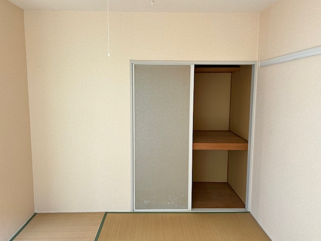 芦屋市松浜町の賃貸マンションの収納