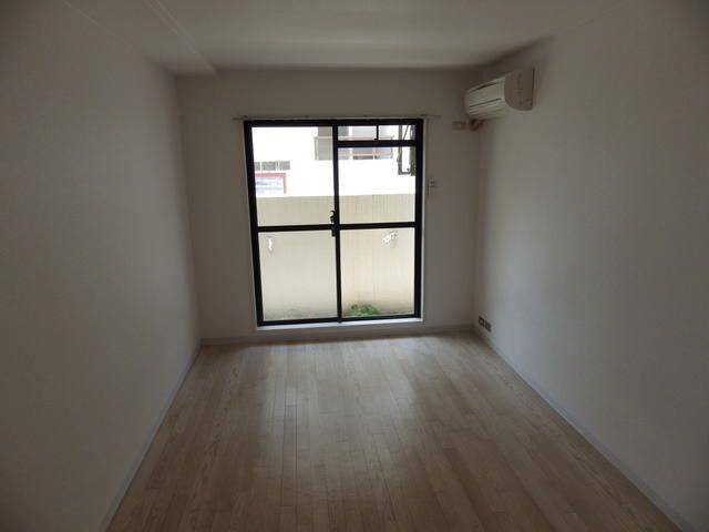 芦屋市宮塚町の賃貸マンションの居間・リビング