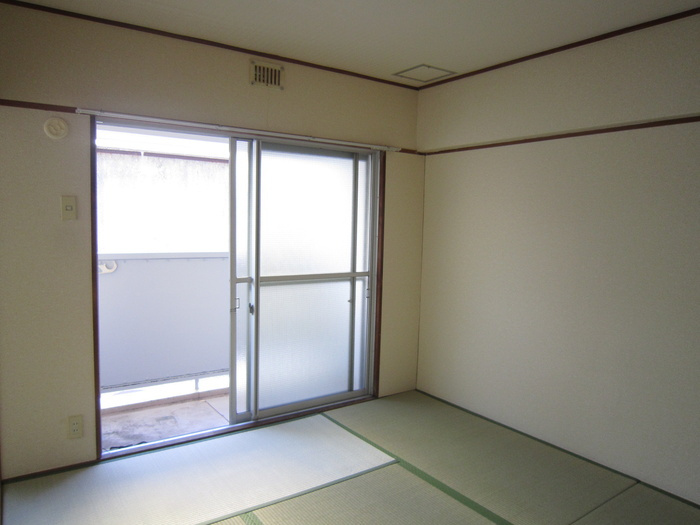 グリーンヒル芦屋の居間・リビング