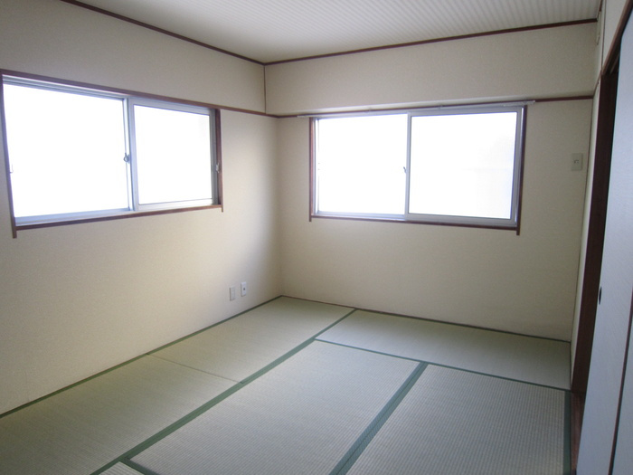グリーンヒル芦屋の居間・リビング