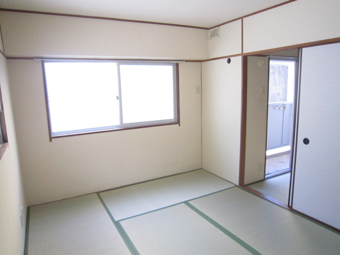 グリーンヒル芦屋の居間・リビング