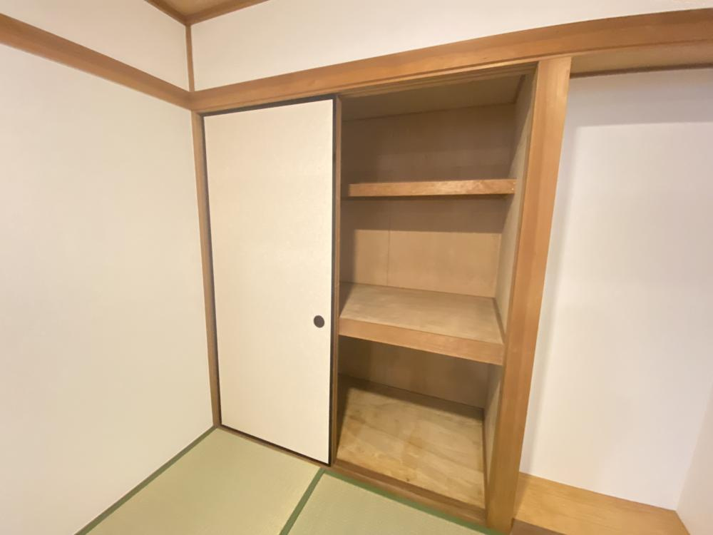 西宮市神楽町の賃貸マンションの収納