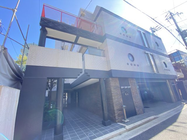 西宮市神楽町の賃貸マンションの外観