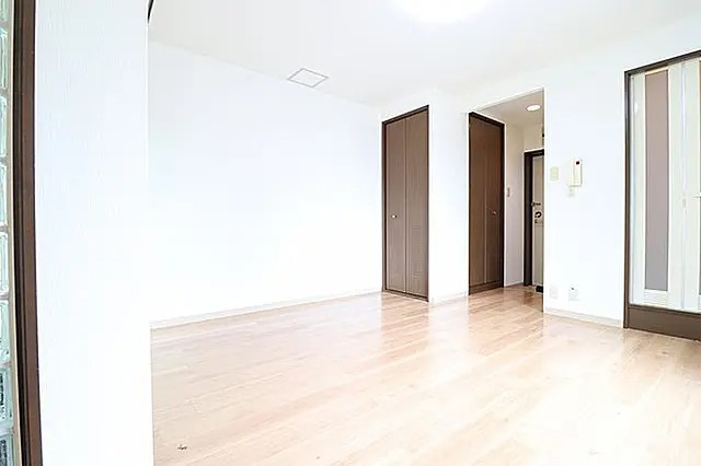 神戸市中央区大日通７丁目の賃貸マンションの居間・リビング