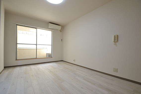 神戸市中央区生田町１丁目の賃貸マンションの居間・リビング
