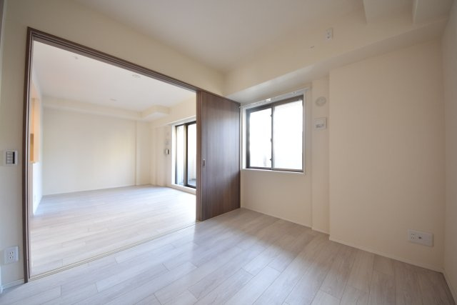 神戸市中央区中山手通３丁目の賃貸マンションの居間・リビング
