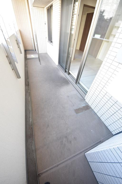 神戸市中央区中山手通３丁目の賃貸マンションのバルコニー