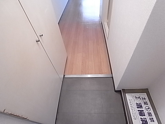 神戸市東灘区深江北町１丁目の賃貸マンションの玄関
