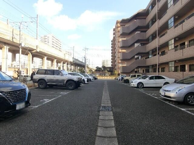 サングレース八千代の駐車場