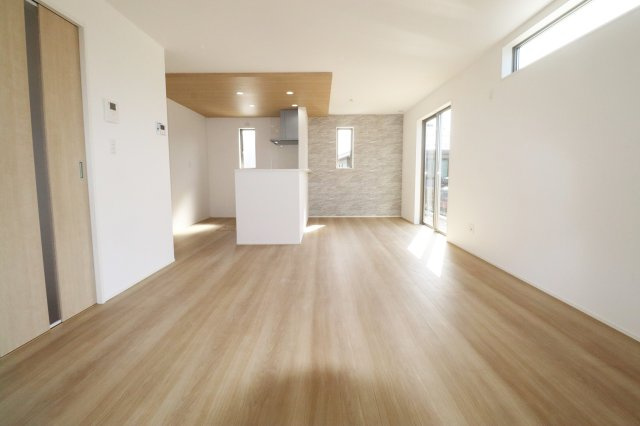 郡山市富久山町久保田字岡ノ城　　　2号棟　　　行健小学校、行健中学区の居間・リビング|※同社施工例