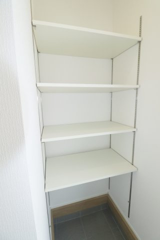 郡山市富久山町久保田字岡ノ城　　　2号棟　　　行健小学校、行健中学区の玄関|※同社施工例