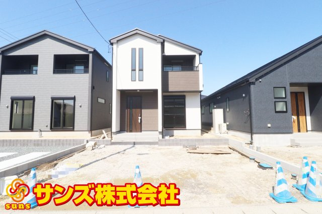 郡山市富久山町久保田字岡ノ城　　　2号棟　　　行健小学校、行健中学区の外観|南西側から見た区画全体♪