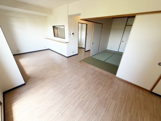 カルムフォーレ千里山の居間・リビング