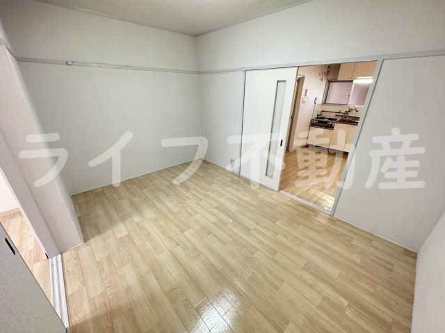 HY宝持マンションの洋室